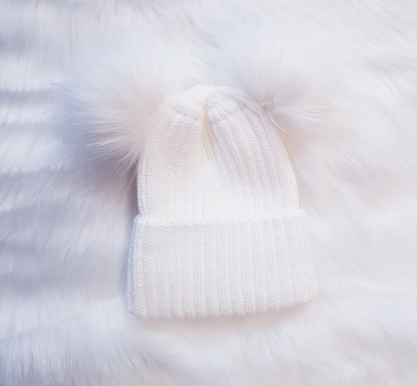 Little Chick White Ribbed Fur Double Pom Hat